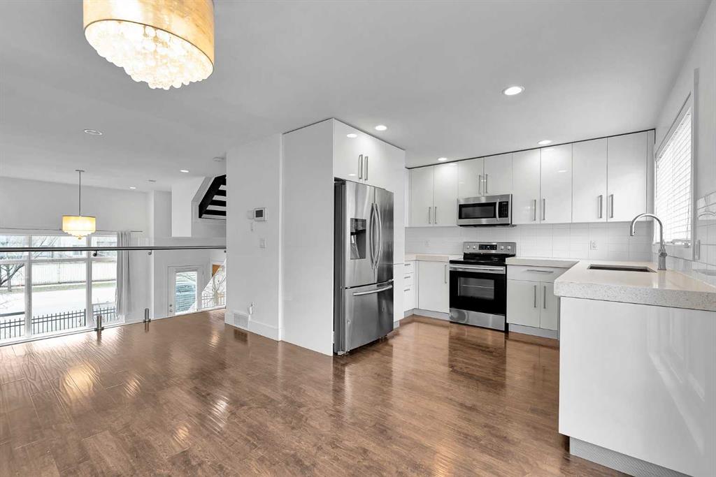 Picture of 202, 1530 bayside Avenue SW, Airdrie Real Estate Listing