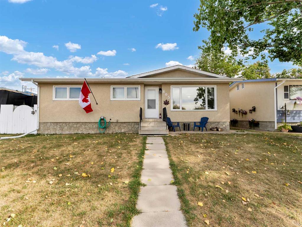 Picture of 805 1 Street SE, Redcliff Real Estate Listing