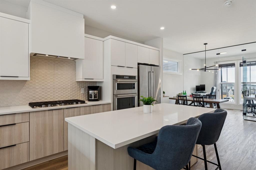 Picture of 87 Aquila Way NW, Calgary Real Estate Listing