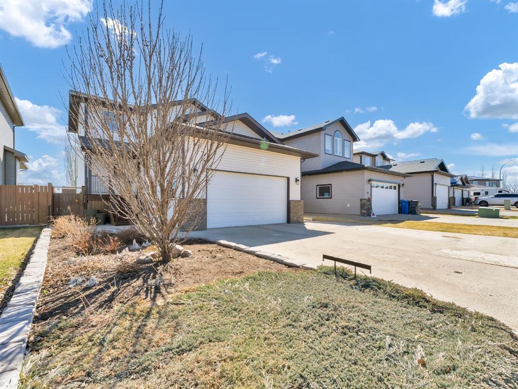Picture of 107 Vista Close SE, Medicine Hat Real Estate Listing