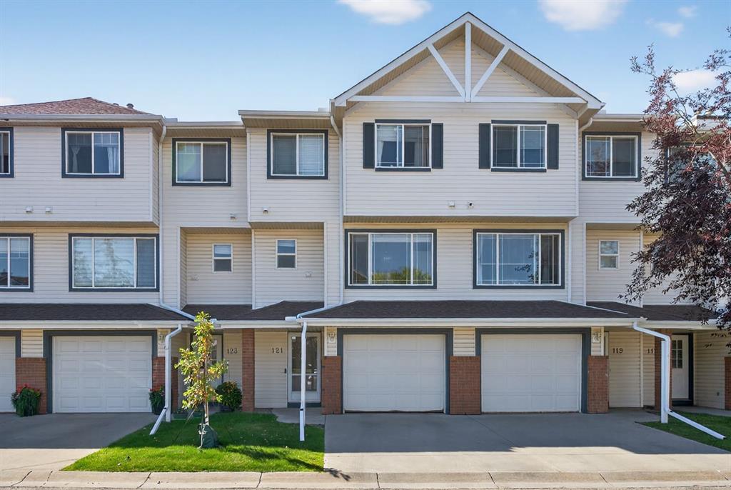 Picture of 121 Rocky Ridge Court NW, Calgary Real Estate Listing