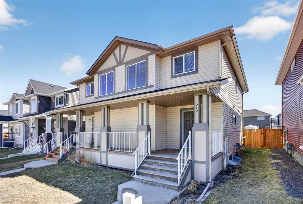 Picture of 312 Willow Street , Cochrane Real Estate Listing
