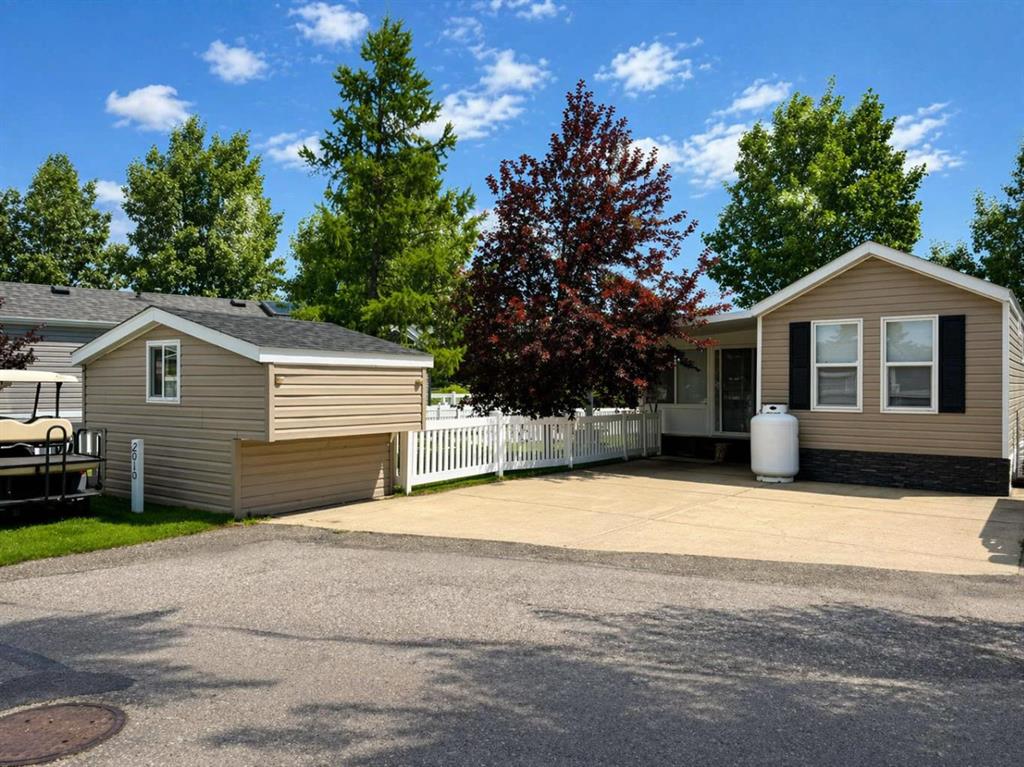 Picture of 2010, 35468 Range Road 30  , Rural Red Deer County Real Estate Listing