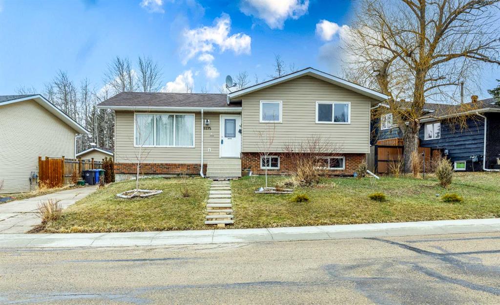 Picture of 5232 38 StreetCrescent , Innisfail Real Estate Listing