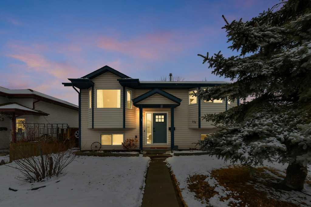 Picture of 176 Westgate Crescent , Blackfalds Real Estate Listing