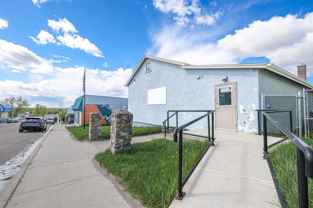 Picture of 4928 49 Street , Rocky Mountain House Real Estate Listing
