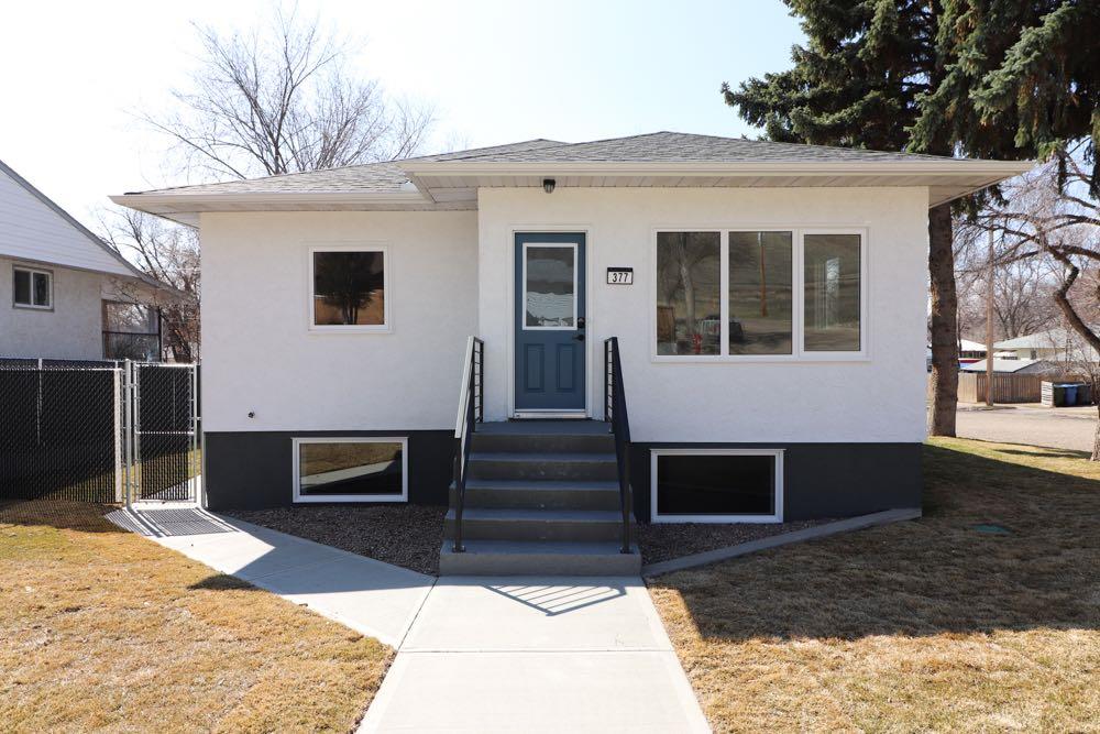Picture of 377 4 Street NW, Medicine Hat Real Estate Listing