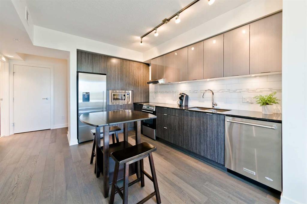 Picture of 1704, 930 6 Avenue SW, Calgary Real Estate Listing