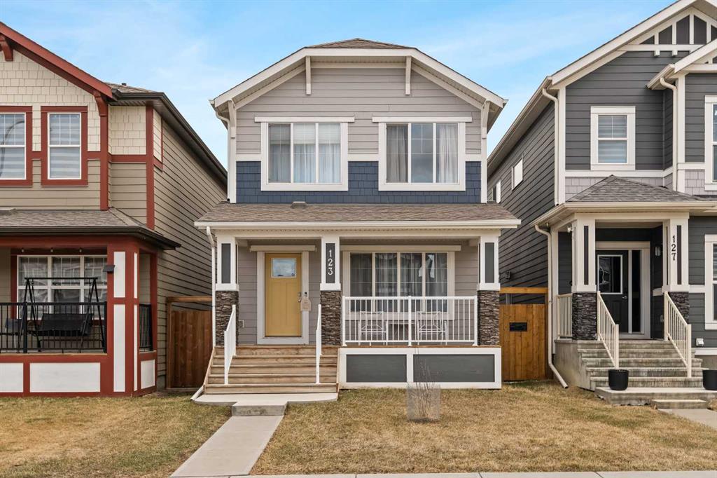 Picture of 123 Magnolia Square SE, Calgary Real Estate Listing