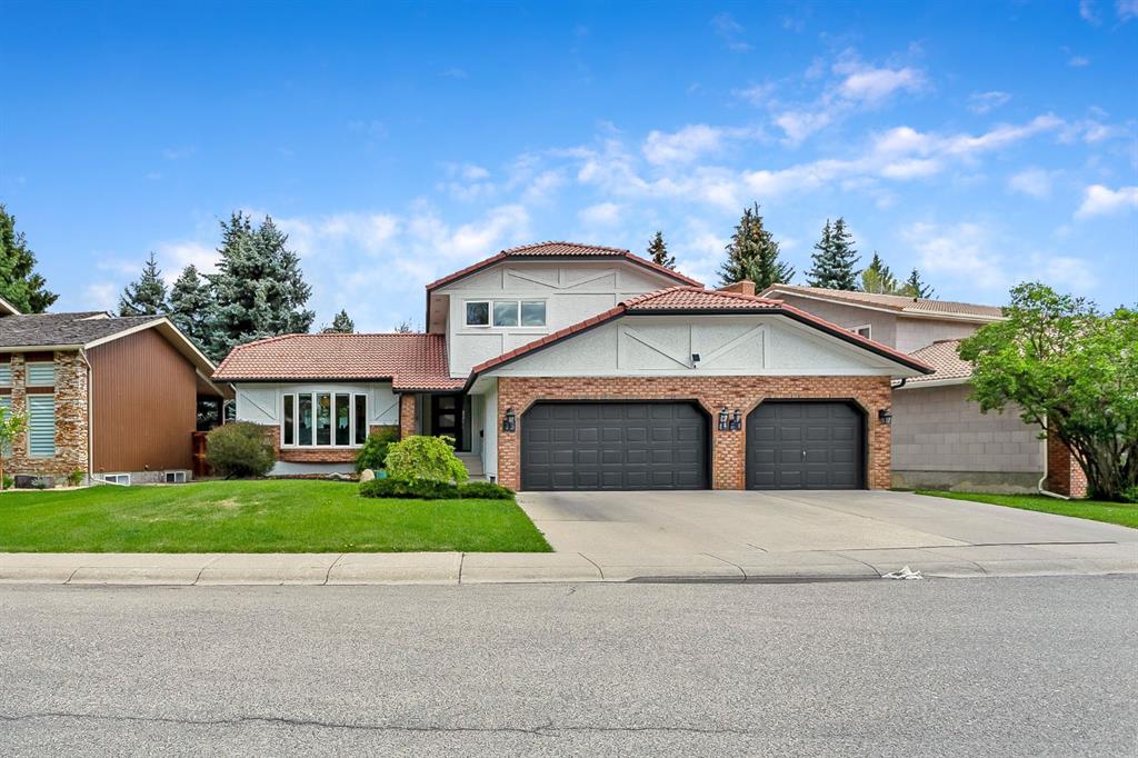 Picture of 75 Woodacres Crescent SW, Calgary Real Estate Listing