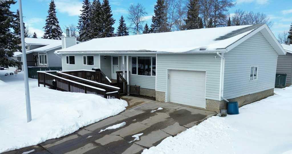 Picture of 1216 10 Street SE, Slave Lake Real Estate Listing