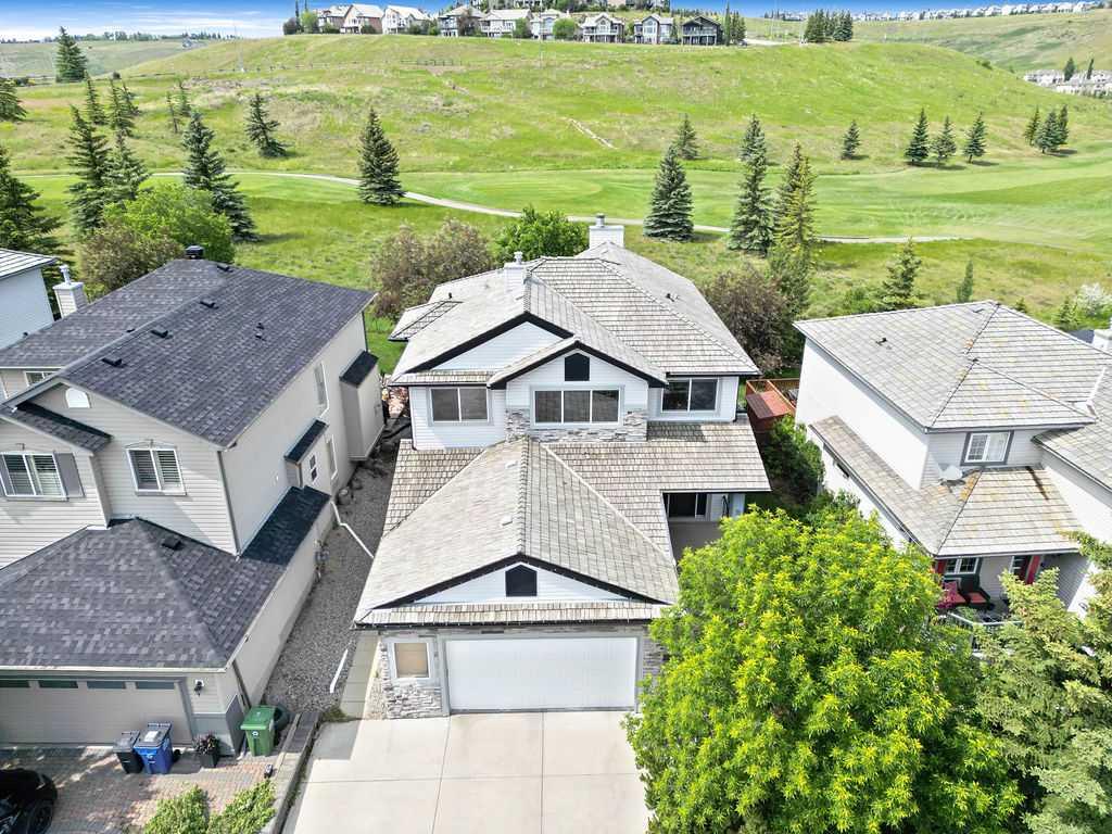 Picture of 31 Gleneagles Terrace , Cochrane Real Estate Listing