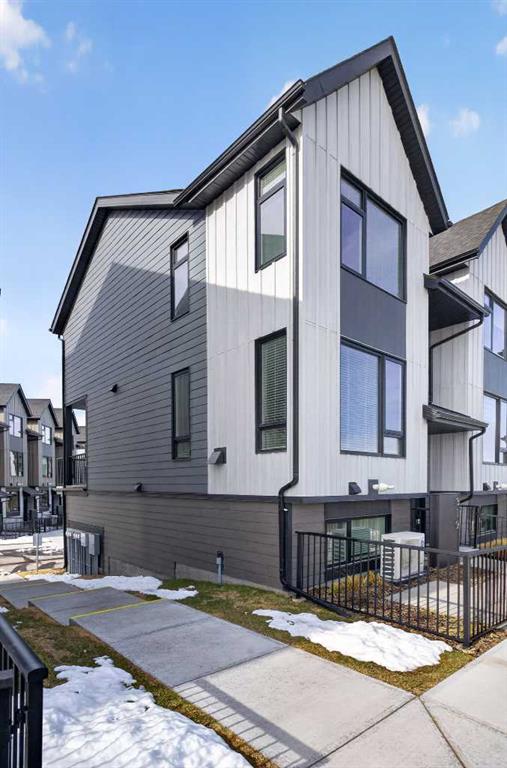 Picture of 319, 85 Sage Hill Heights NW, Calgary Real Estate Listing