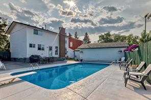 Picture of 420 Whitehorn Place NE, Calgary Real Estate Listing