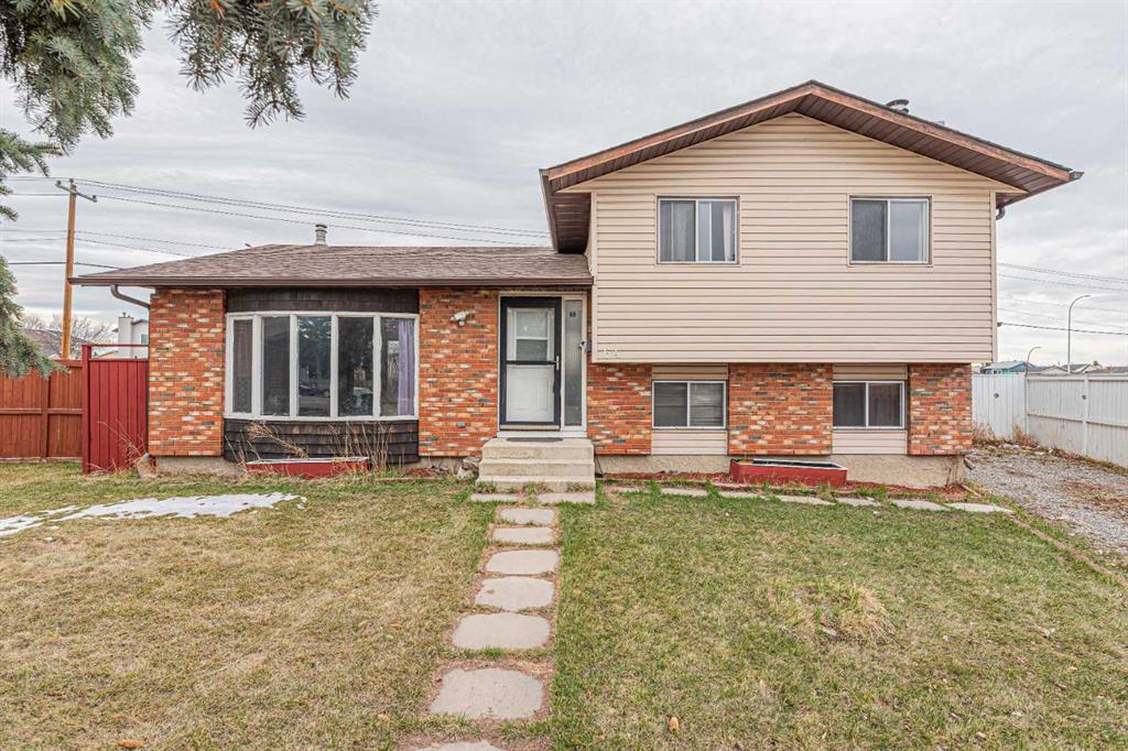 Picture of 64 Castledale Crescent NE, Calgary Real Estate Listing