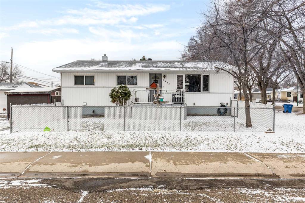 Picture of 2405 16 Avenue SE, Medicine Hat Real Estate Listing