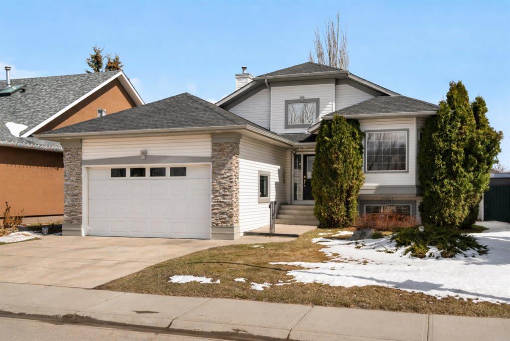 Picture of 15 Cambridge Glen Drive , Strathmore Real Estate Listing