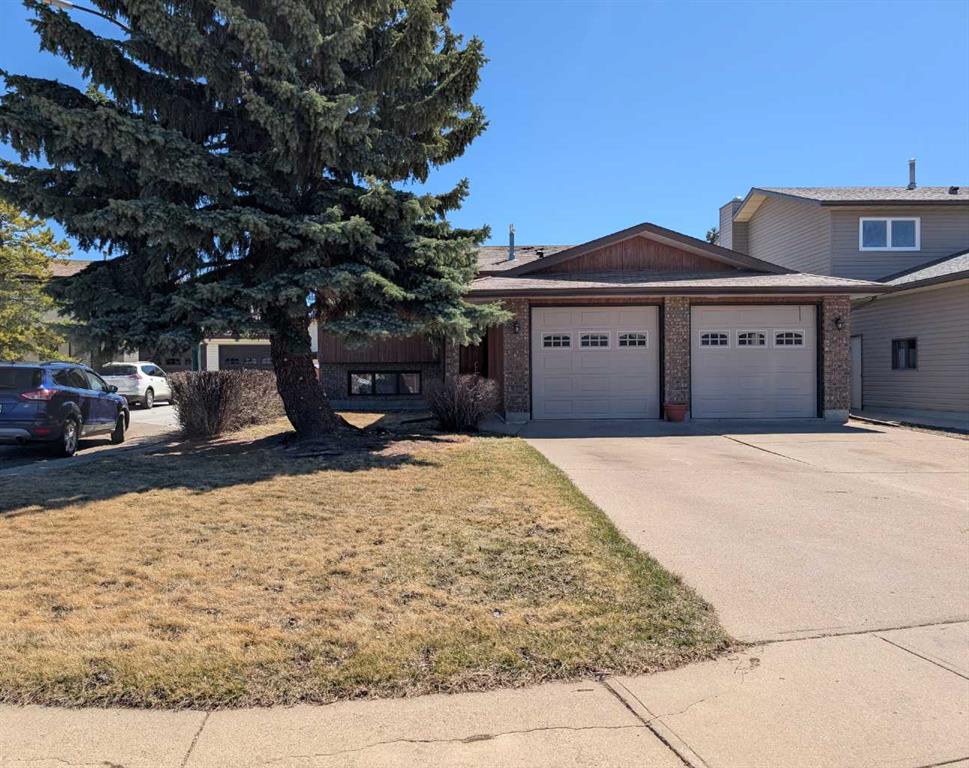 Picture of 33 Rideau Close SE, Medicine Hat Real Estate Listing