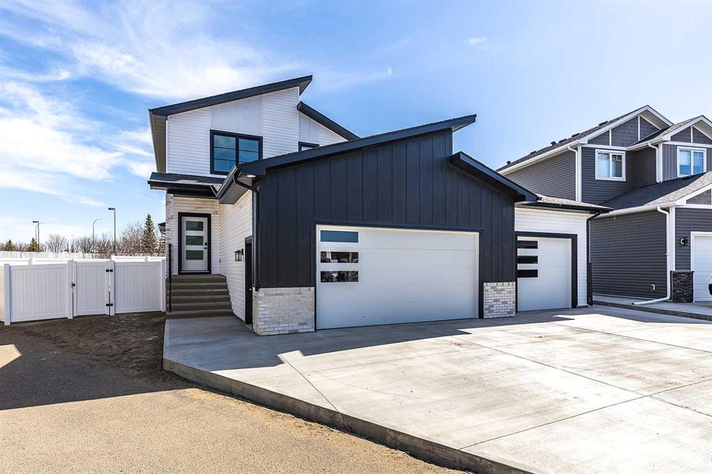 Picture of 156 Somerset Way SE, Medicine Hat Real Estate Listing