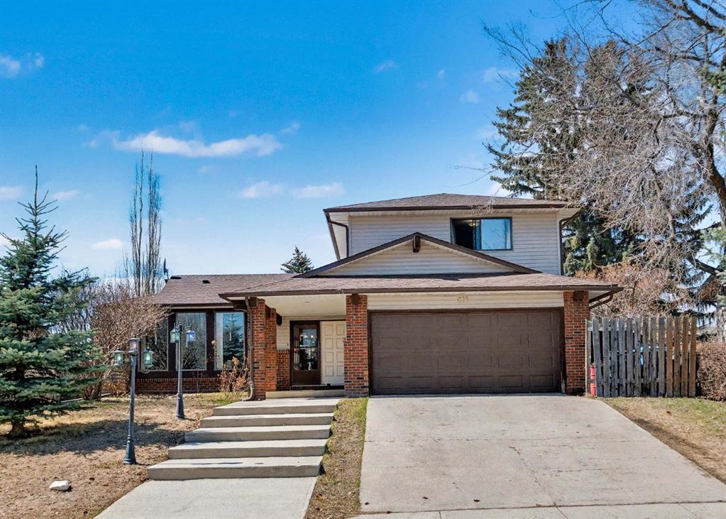 Picture of 677 Wallace Drive , Carstairs Real Estate Listing