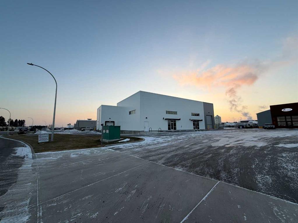 Picture of 410 36 Street N, Lethbridge Real Estate Listing