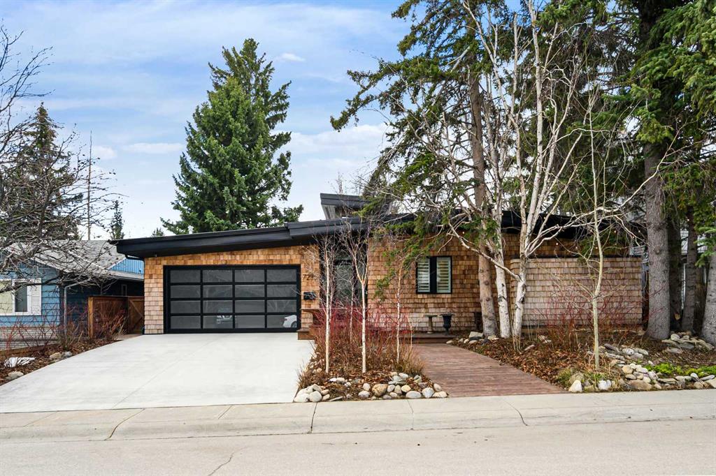 Picture of 7235 Kananaskis Drive SW, Calgary Real Estate Listing