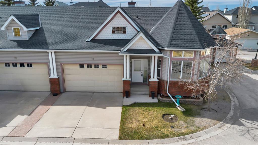 Picture of 17 Prestwick Pond Terrace SE, Calgary Real Estate Listing
