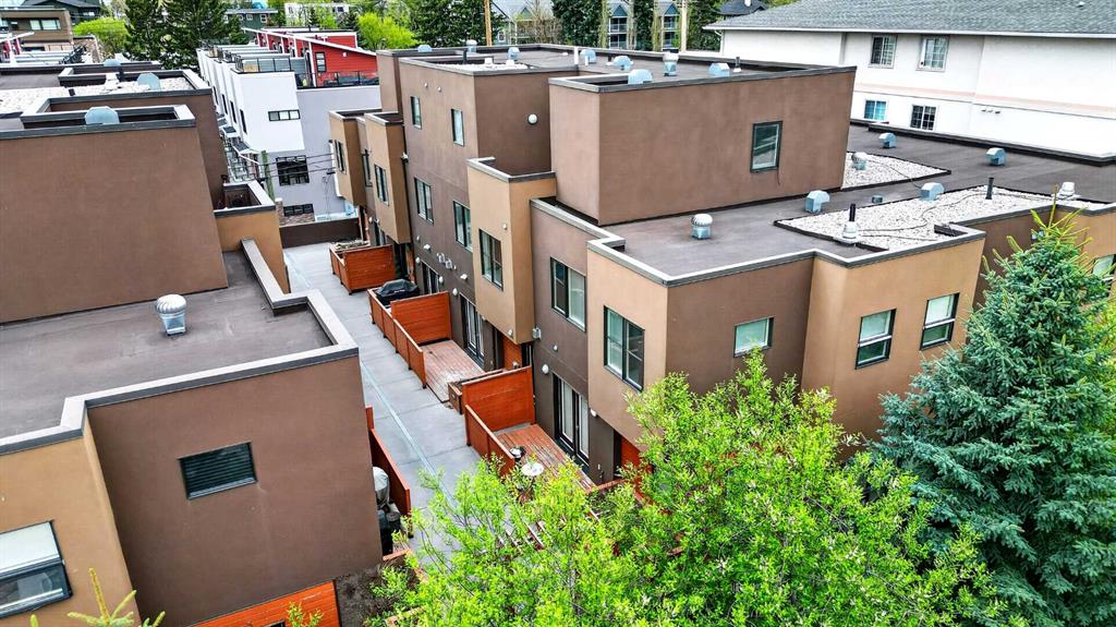 Picture of 10, 1717 27 Avenue SW, Calgary Real Estate Listing
