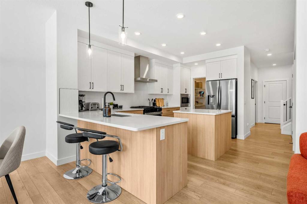 Picture of 20 Walgrove Heights SE, Calgary Real Estate Listing