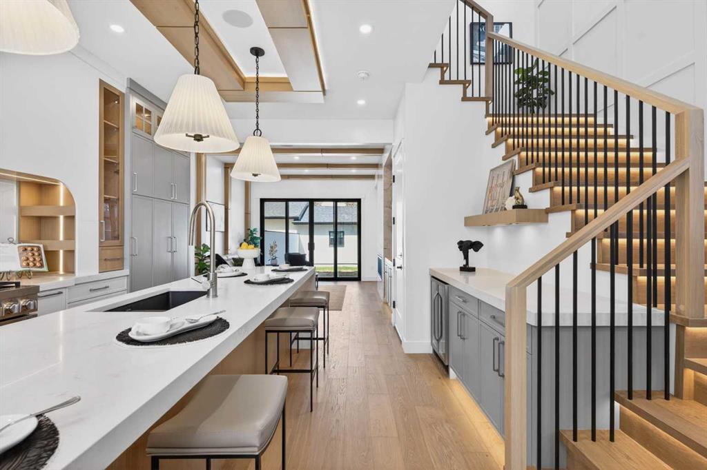 Picture of 1708 21 Avenue NW, Calgary Real Estate Listing