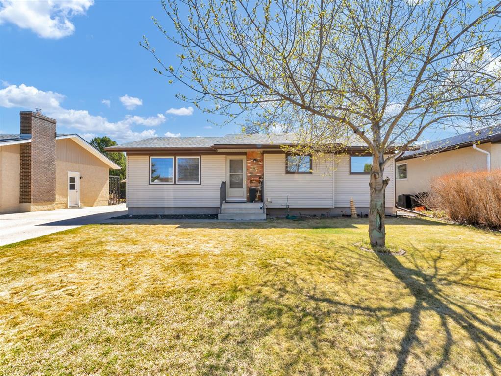 Picture of 17 Ross Glen Way SE, Medicine Hat Real Estate Listing
