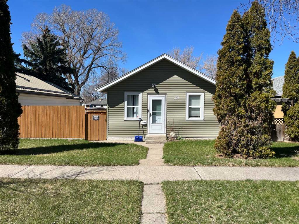 Picture of 132 20 Street N, Lethbridge Real Estate Listing