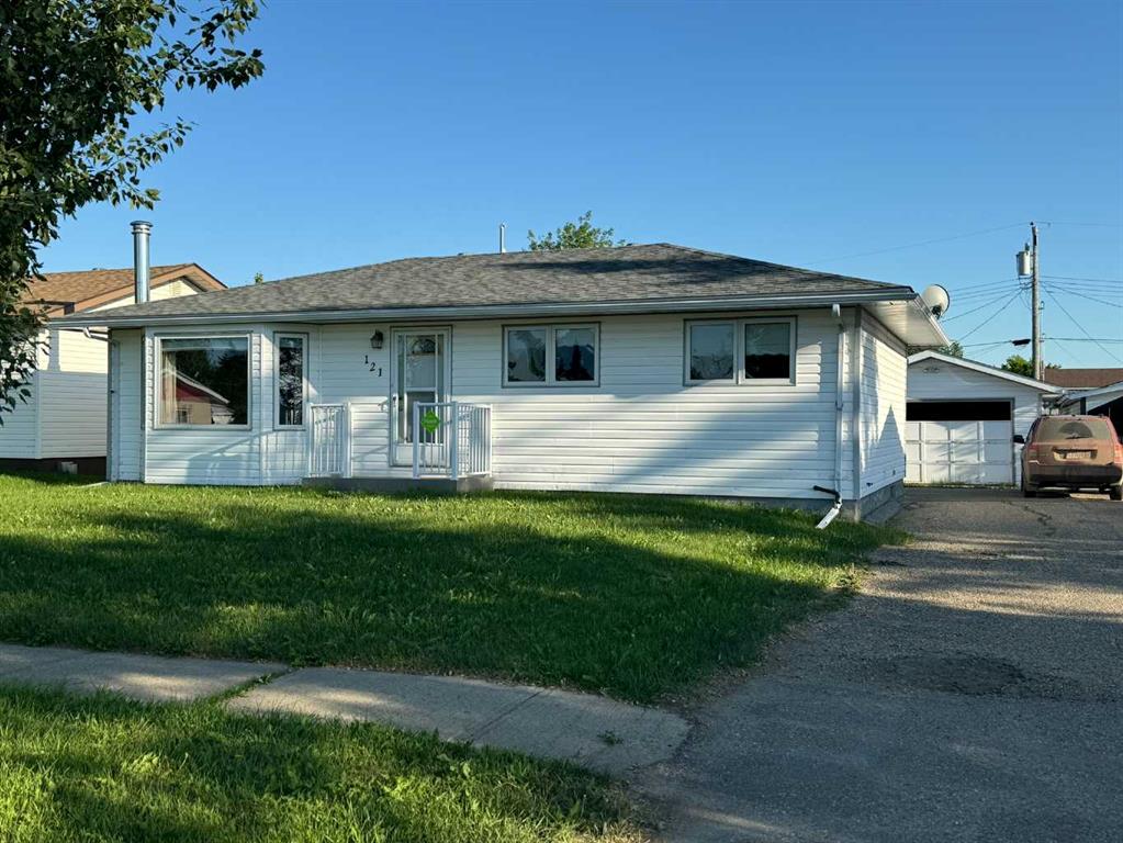 Picture of 121 2 Avenue , Falher Real Estate Listing