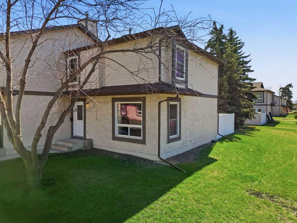 Picture of 221 Deerpoint Lane SE, Calgary Real Estate Listing