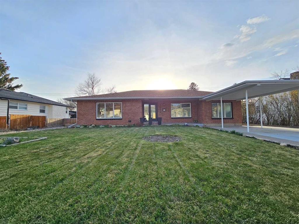Picture of 1010 13 Street S, Lethbridge Real Estate Listing