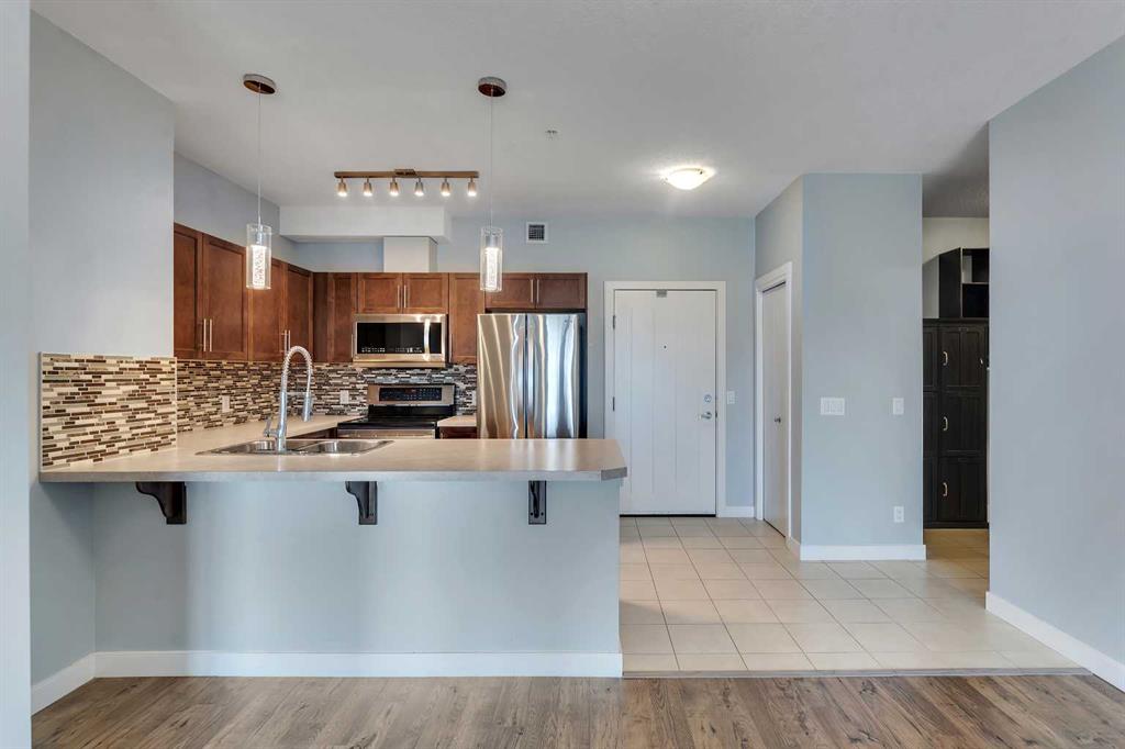 Picture of 2220, 604 East Lake Boulevard , Airdrie Real Estate Listing