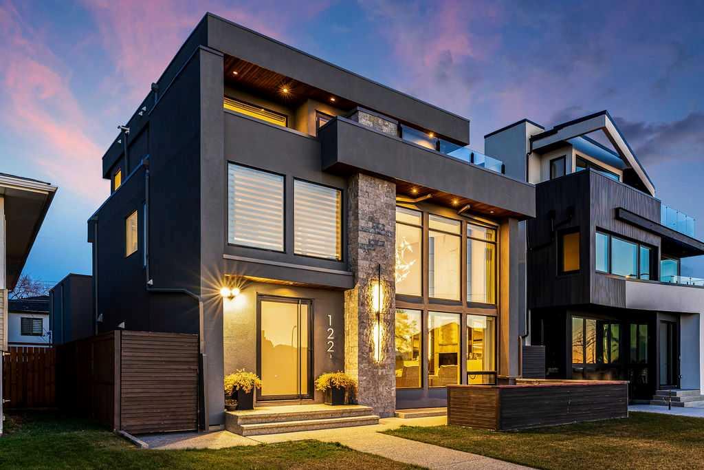 Picture of 122 13 Street NE, Calgary Real Estate Listing