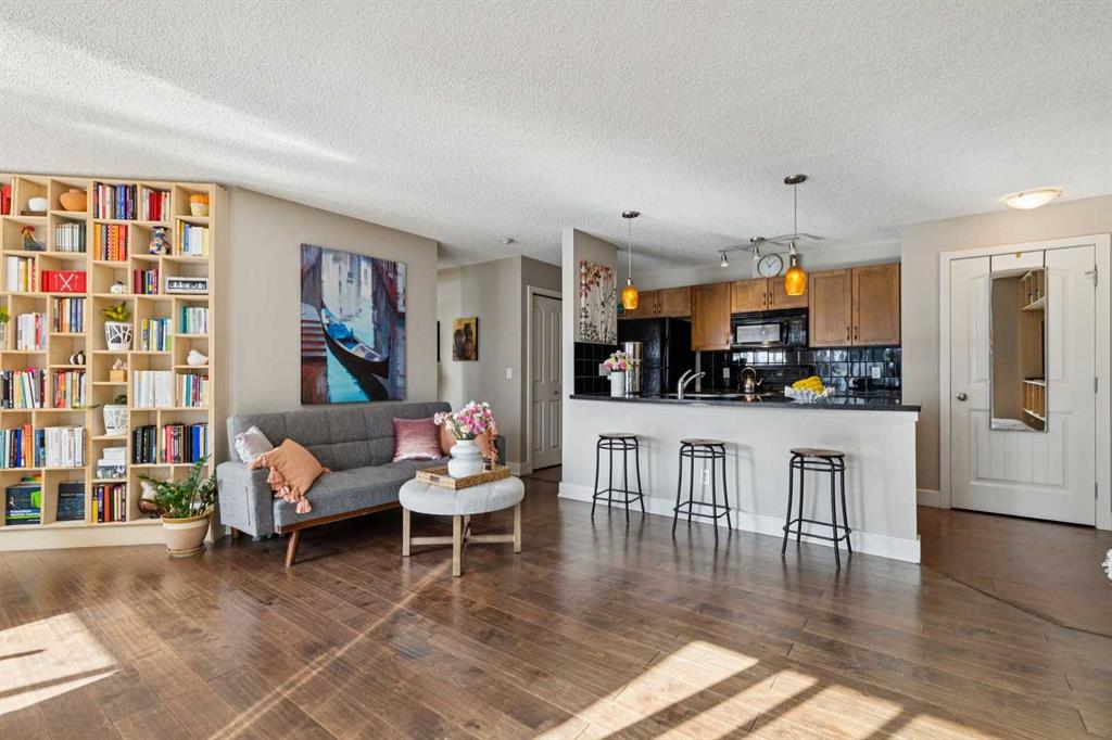 Picture of 3, 121 Village Heights SW, Calgary Real Estate Listing