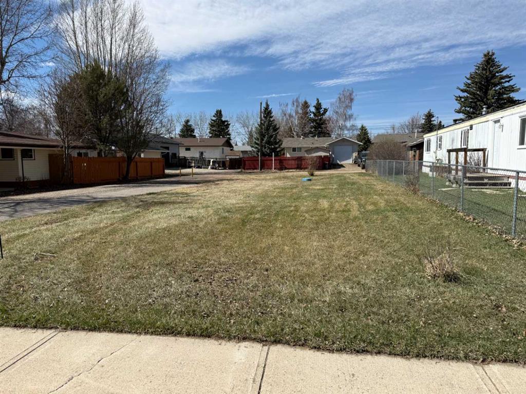 Picture of 320 3 Street N, Vulcan Real Estate Listing