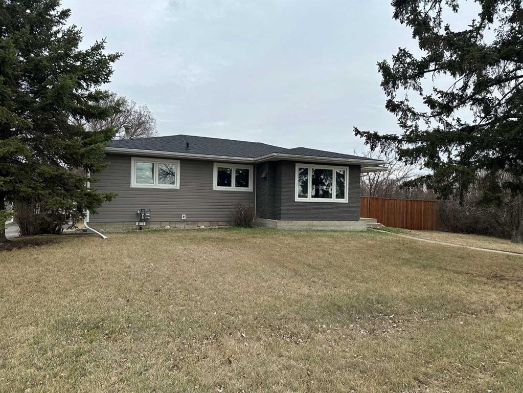 Picture of 5002 57 Avenue , Ponoka Real Estate Listing