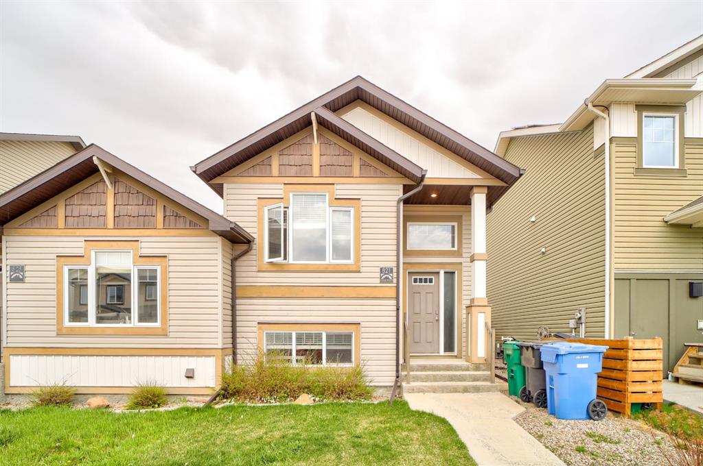 Picture of 821 Silkstone Close W, Lethbridge Real Estate Listing