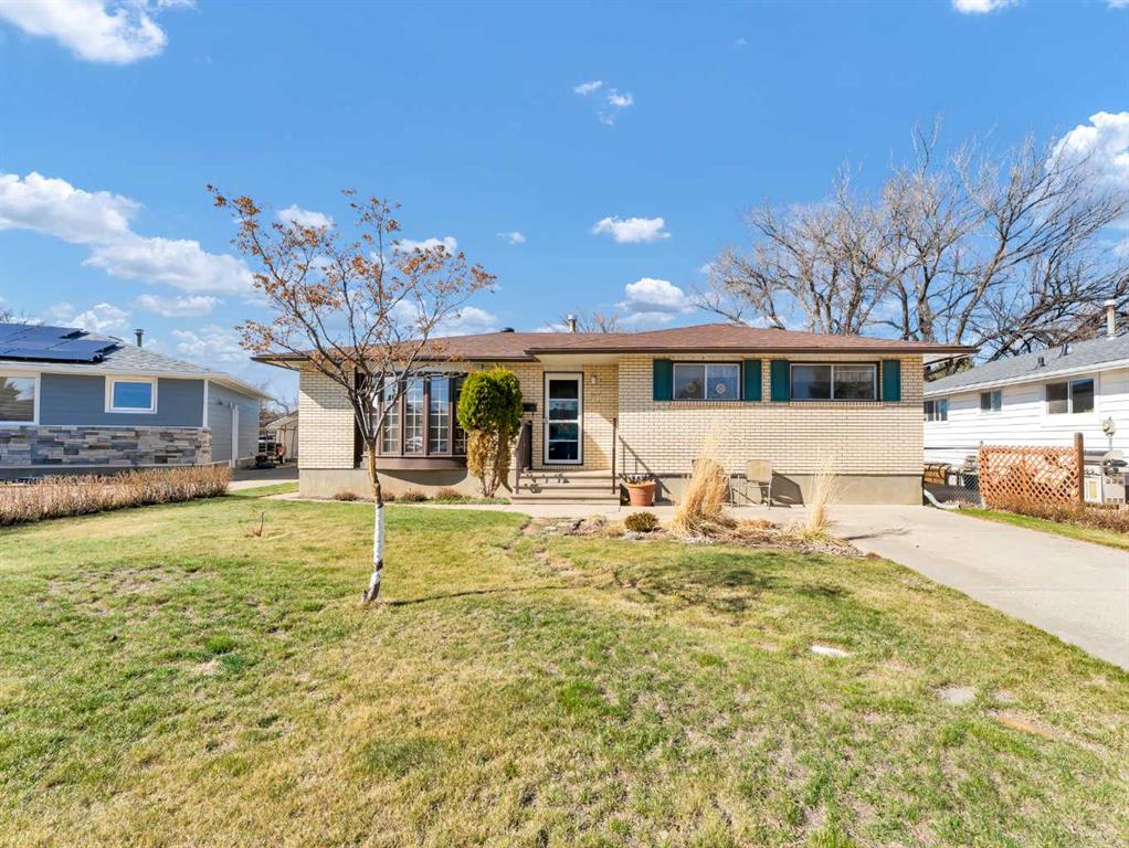 Picture of 70 Morrow Court NW, Medicine Hat Real Estate Listing