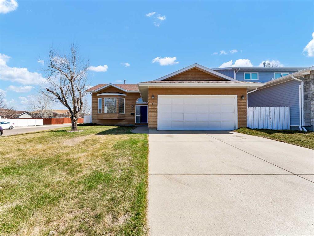 Picture of 51 Smeaton Avenue SE, Medicine Hat Real Estate Listing