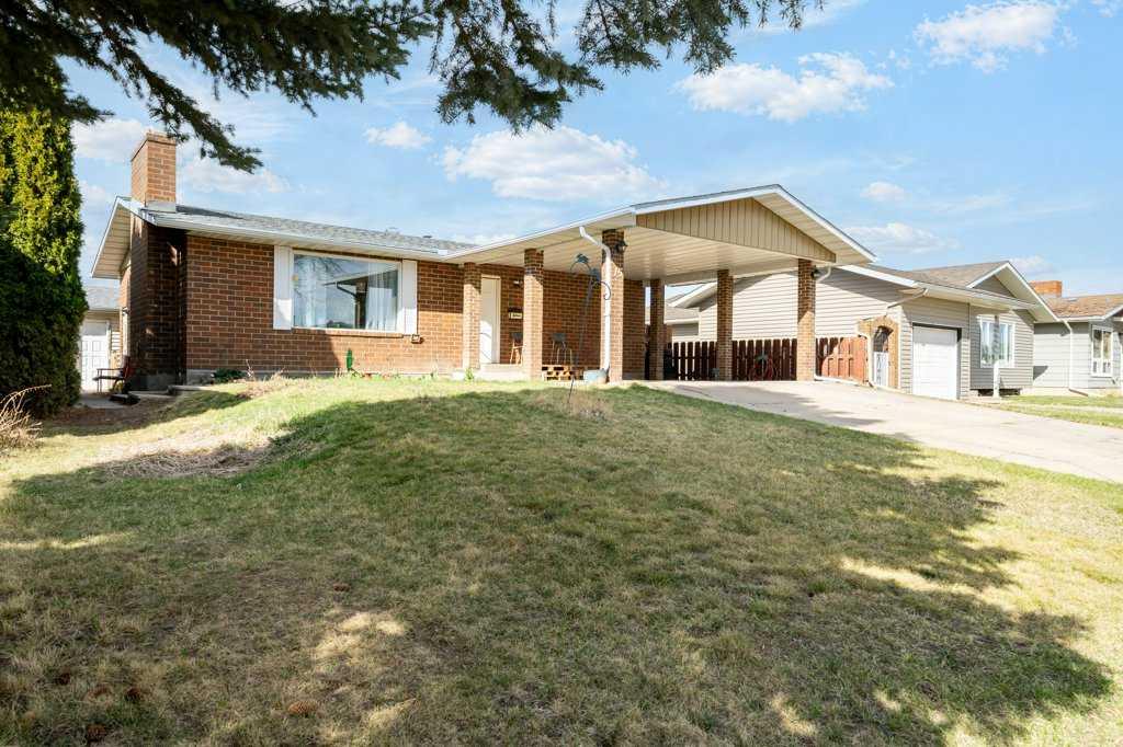 Picture of 15 Currie Court SE, Medicine Hat Real Estate Listing