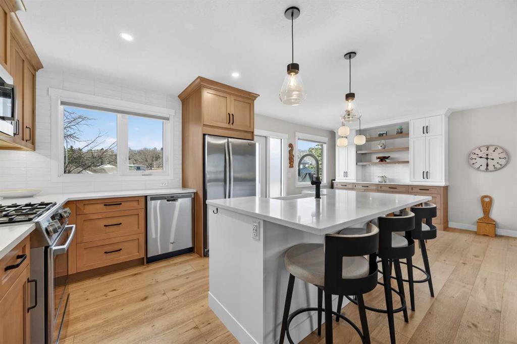 Picture of 8927 48 Avenue NW, Calgary Real Estate Listing