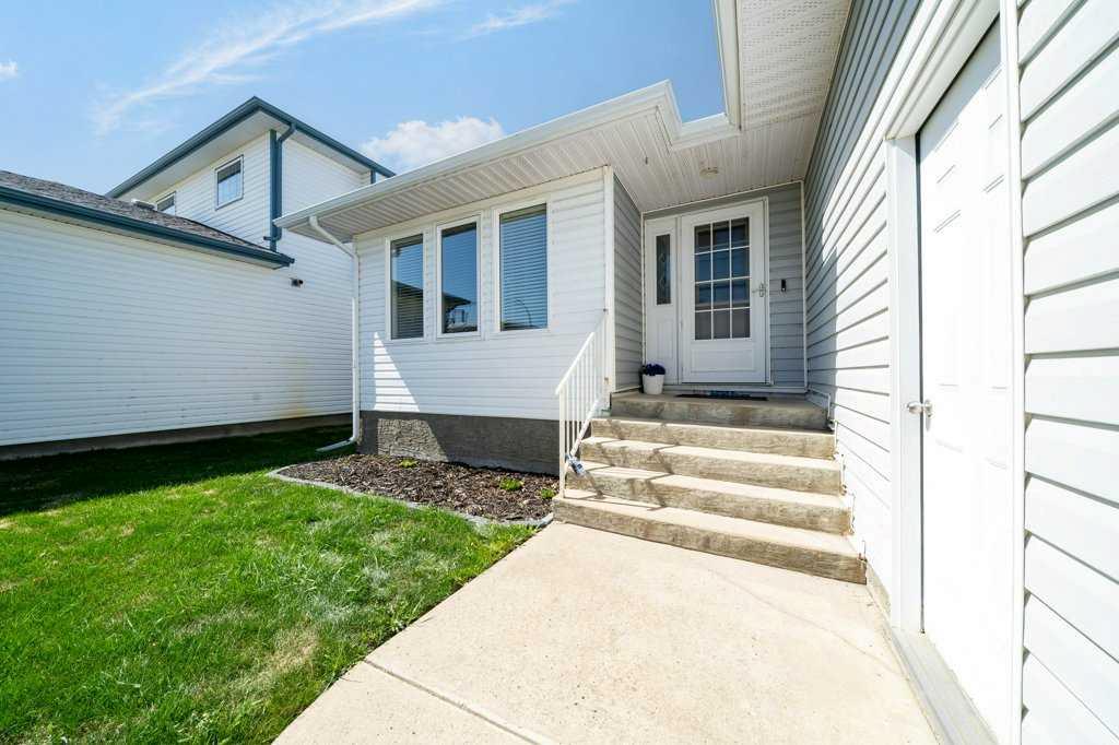 Picture of 46 Sage Close SE, Medicine Hat Real Estate Listing