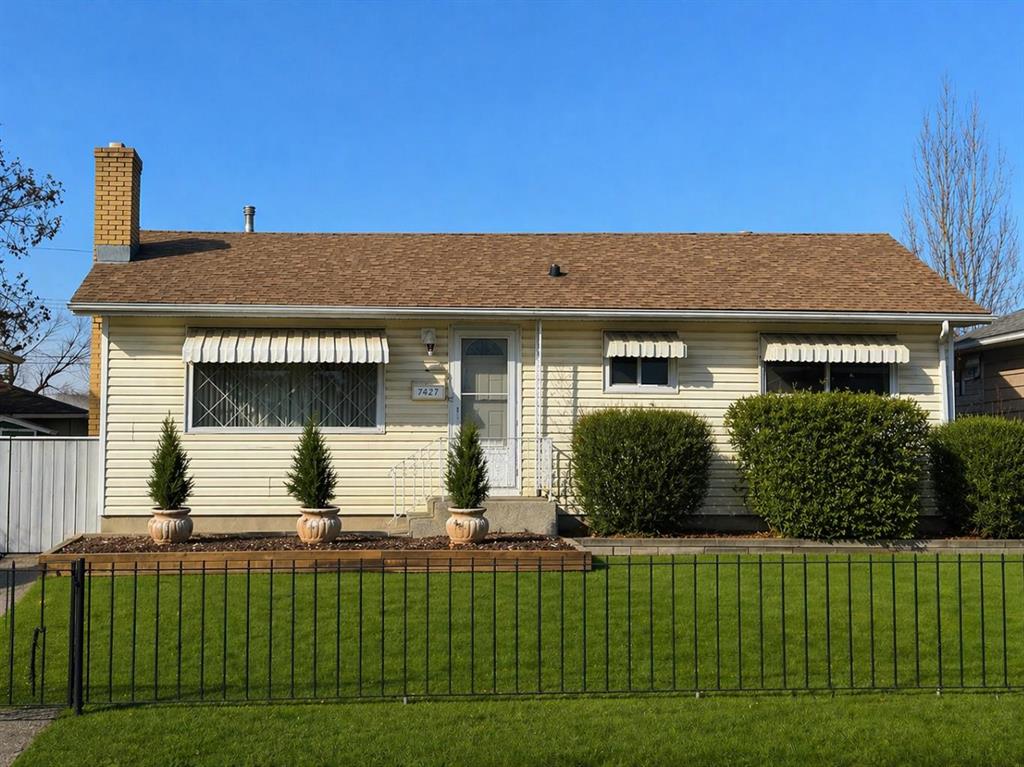 Picture of 7427 25 Street SE, Calgary Real Estate Listing
