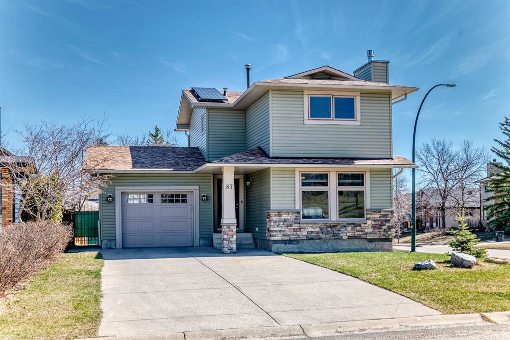 Picture of 87 Berwick Crescent NW, Calgary Real Estate Listing
