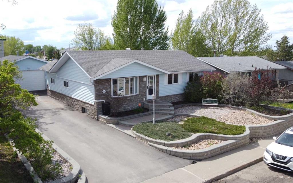 Picture of 4806 53 Avenue , Valleyview Real Estate Listing