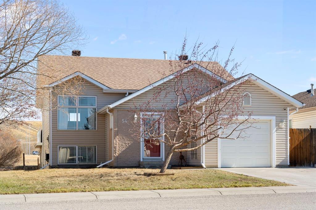 Picture of 54 West McDougal Road , Cochrane Real Estate Listing